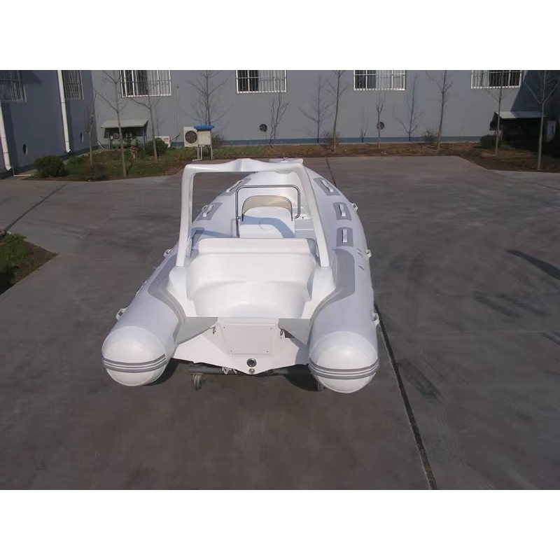 Gommone RIB520C a 6 posti con  - Outdoor Sports Center recensione e prezzo