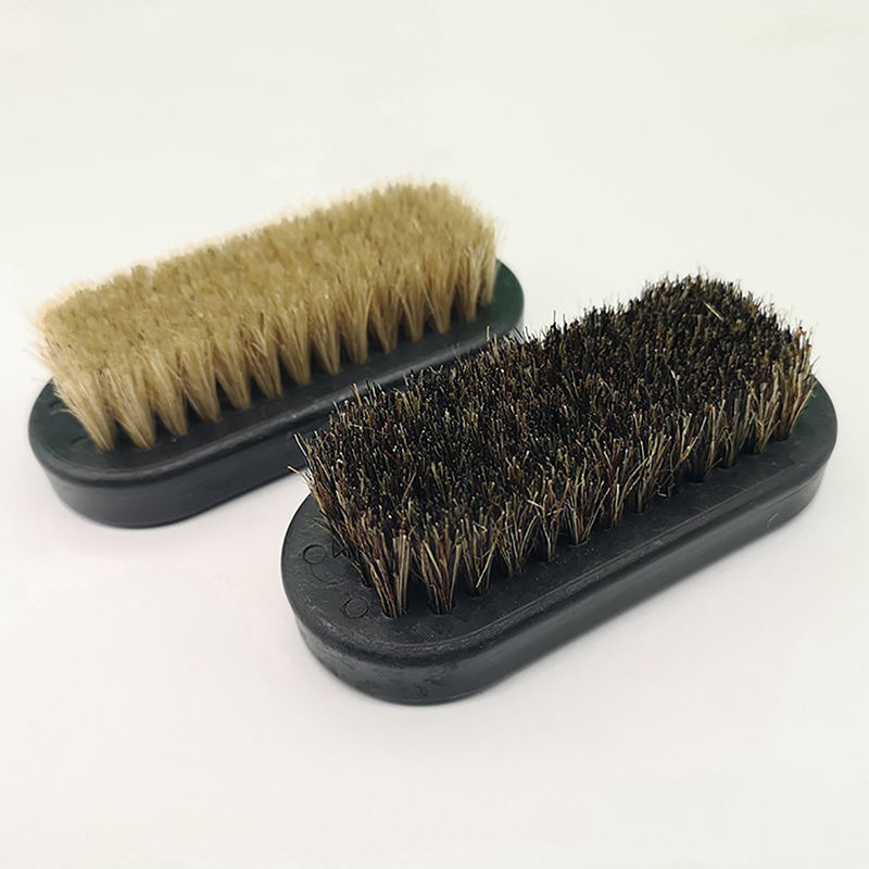 Spazzola per la pulizia degli  - Brushing Boot Horse recensione e prezzo