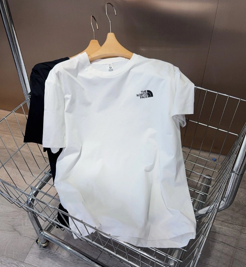 The North Face BASIC Letter Sp - Outdoor Sport North Face recensione e prezzo
