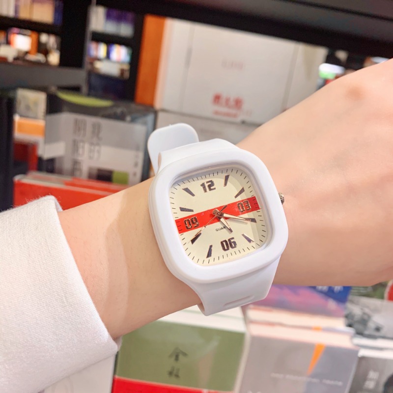 Orologio elettronico quadrato  - Outdoor Sport Watch recensione e prezzo